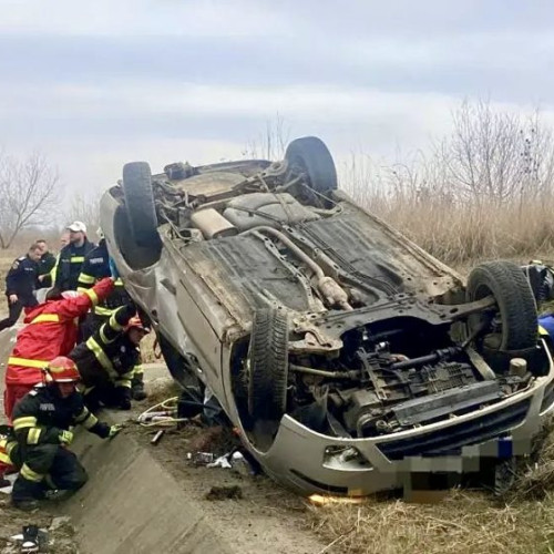 Accident grav în Pitești: o tânără a fost transportată la spital