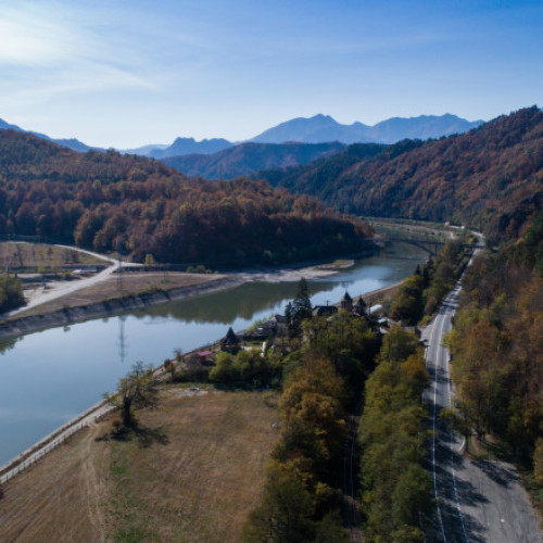 Restricții de trafic pe Valea Oltului în zona cascadei Lotrișor