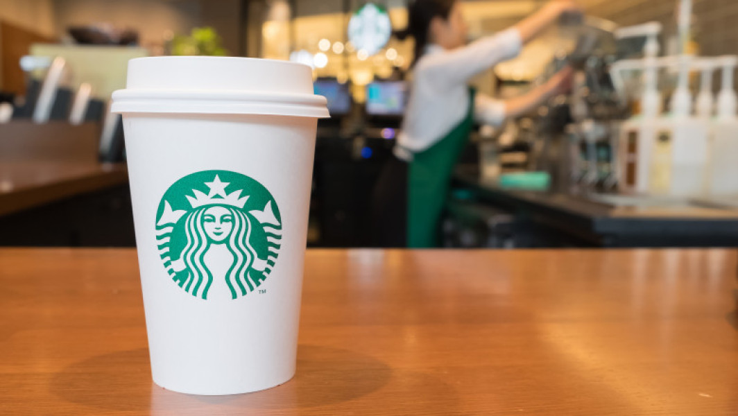 Starbucks condamnat să plătească 50 de milioane de dolari pentru arsuri grave