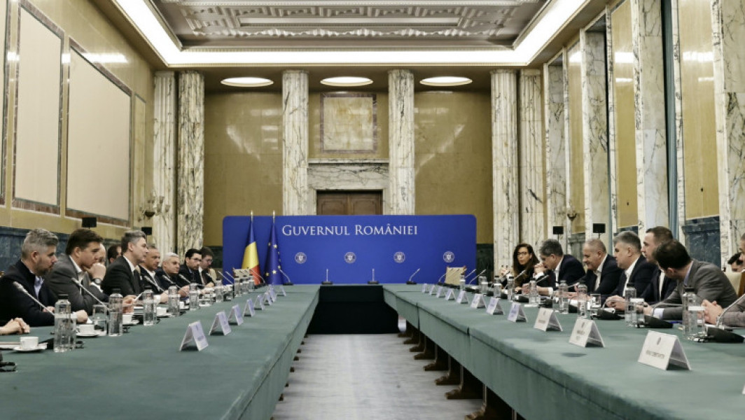Guvernul menține dialogul cu sindicatele și patronatele pentru reforme economice
