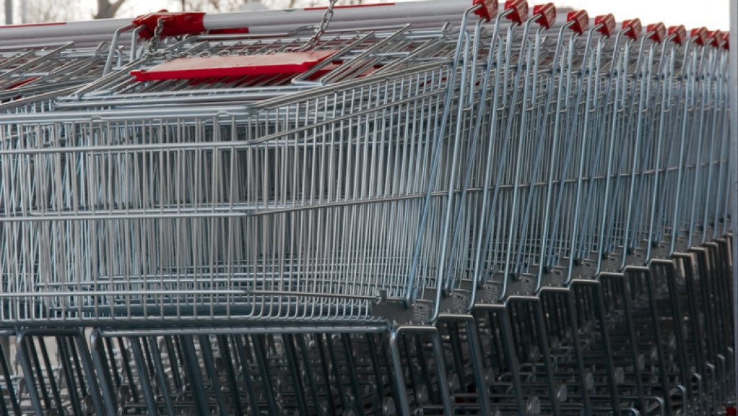 Aproape 60% dintre români se tem de criza economică
