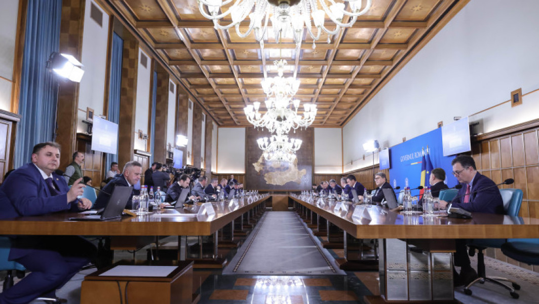 Guvernul va organiza o ședință extraordinară pentru a aproba alocarea de fonduri pentru refacerea infrastructurii afectate de inundații, anunță premierul interimar Catalin Predoiu potrivit digi24.ro. Acesta precizează că, deși guvernul este în prezent în formă interimară, poate lua decizii în limita competențelor constituționale ale mandatului actual.