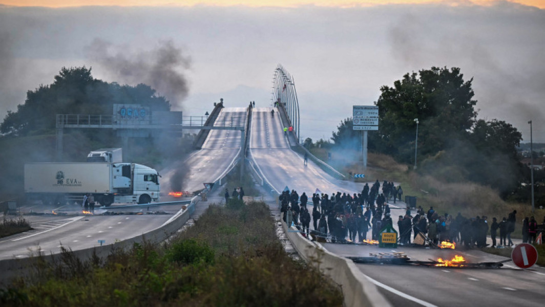 Franța înfruntă proteste după numirea noului premier Lecornu