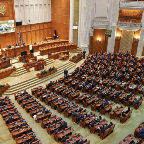 Circ în Parlament în jurul legii culturii și acuzații între partide