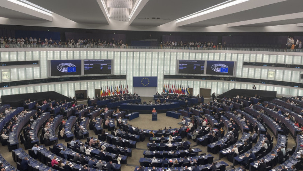 Deputații condamnă ingerințele Rusiei înaintea alegerilor din Moldova