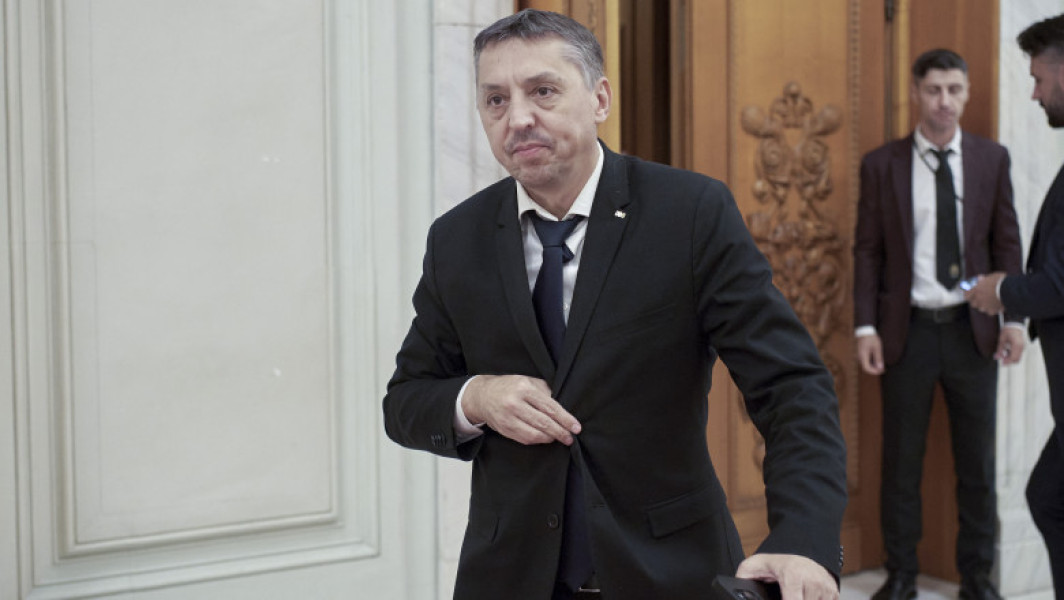 AUR depune moțiune împotriva ministrului Educației, Daniel David
