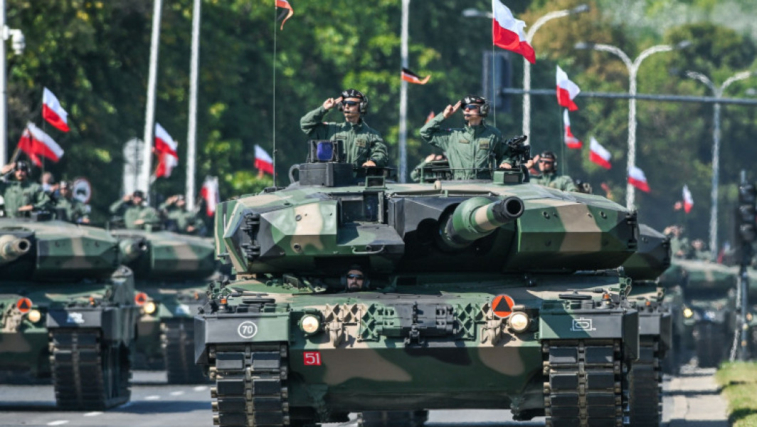 Polonia accelerează creșterea armatei, dar reformele rămân lente
